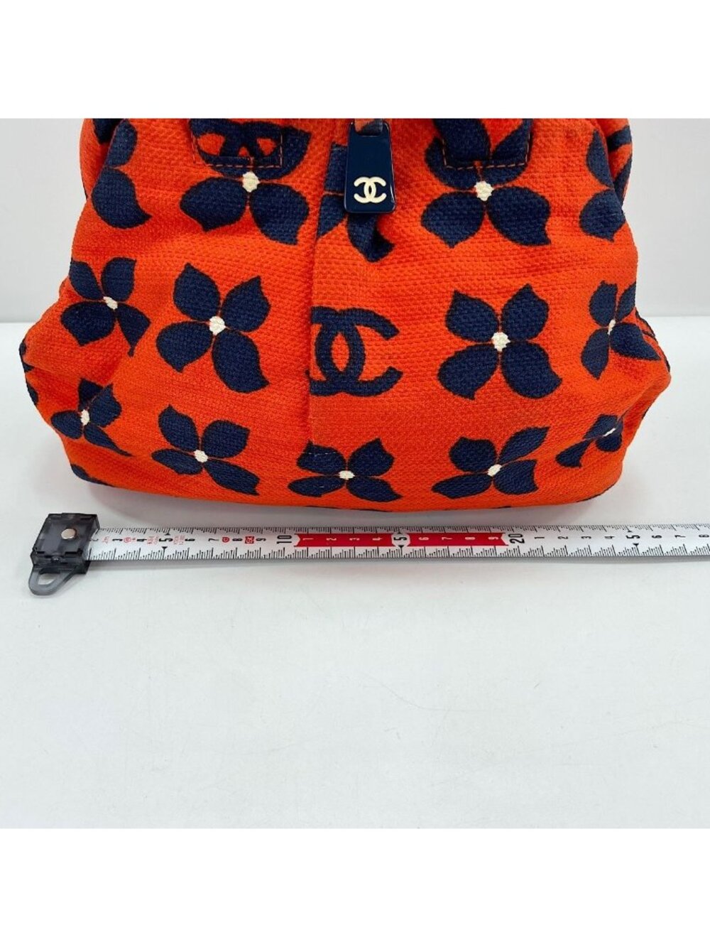 Chanel Handbag - Picture 4 of 10